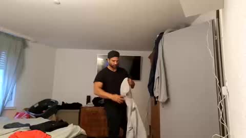 BENJI online show from 09/23/25, 07:22