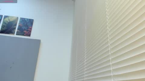 _molly_rosse_ online show from 10/22/25, 11:54