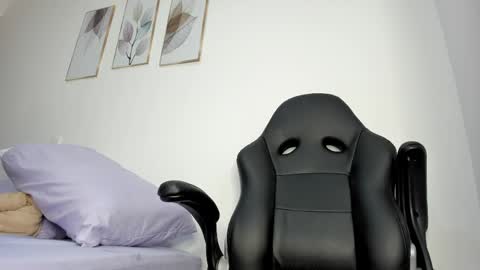 _molly_rosse_ online show from 05/18/26, 12:00