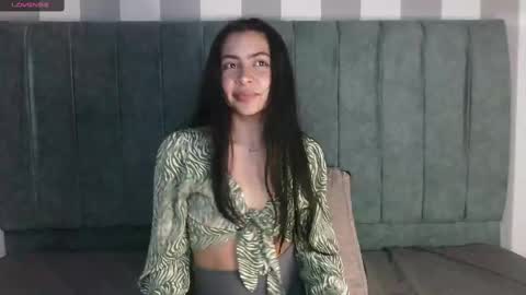 Snapshot of _mollyy chatting on 02/13/25, 09:06 Molly online show from 02/13/25, 09:06