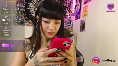 Snapshot of _mollyyyp chatting on 11/08/25, 10:48 Emmy online show from 11/08/25, 10:48