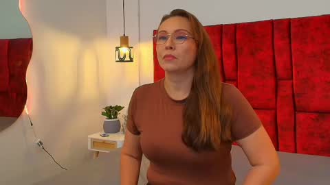 _monaliza_ online show from 05/08/26, 12:21