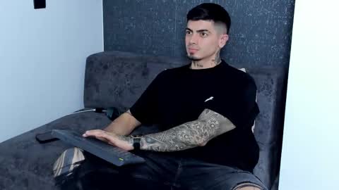 Snapshot of _mrcock_ chatting on 02/08/26, 02:04 _mrcock_ online show from 02/08/26, 02:04