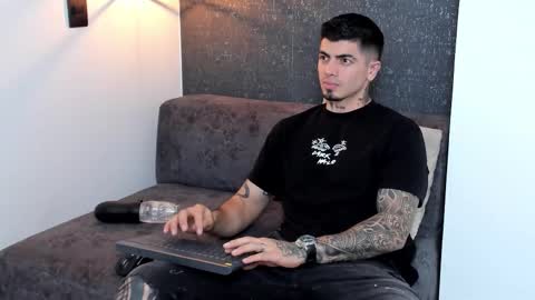 Snapshot of _mrcock_ chatting on 02/15/26, 08:46 _mrcock_ online show from 02/15/26, 08:46