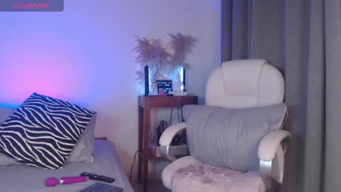 Naia Ross online show from 10/01/25, 09:10