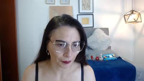 _naomi_s online show from 09/18/25, 01:57