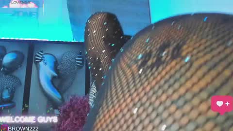 Snapshot of _naomibrown_ chatting on 10/01/25, 04:18 naomi brown online show from 10/01/25, 04:18