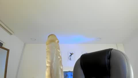 Natalie online show from 10/12/25, 02:54