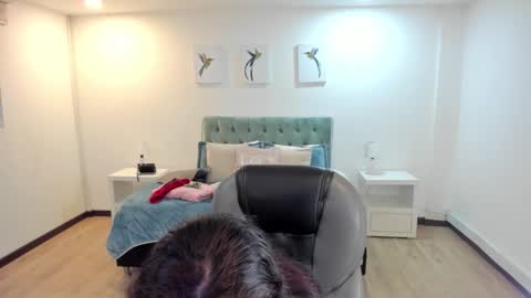 Natalie online show from 12/18/25, 03:01