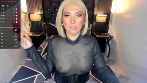 _natashacooper_ online show from 06/07/26, 11:03