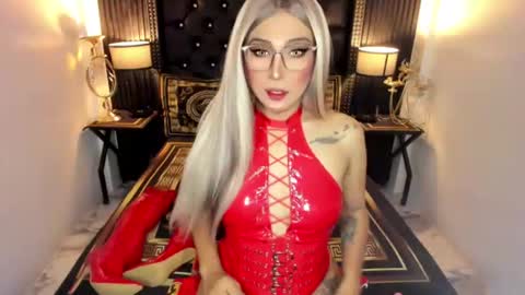 _natashacooper_ online show from 07/10/26, 09:01