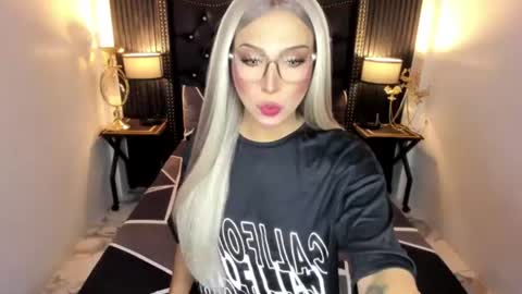 _natashacooper_ online show from 07/23/26, 05:44