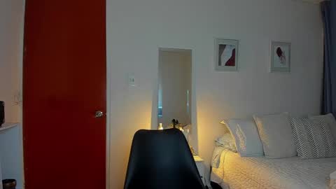 Snapshot of _nathaliesex chatting on 12/17/24, 04:23 independent model natha online show from 12/17/24, 04:23