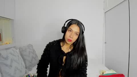 independent model natha online show from 04/30/26, 06:09