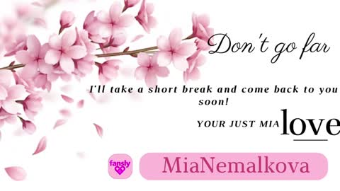Snapshot of _nemalkovamia chatting on 12/26/24, 06:52 Mia with a big heart online show from 12/26/24, 06:52