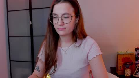 Snapshot of _nemalkovamia chatting on 01/29/25, 03:33 Mia with a big heart online show from 01/29/25, 03:33