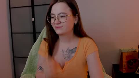 Snapshot of _nemalkovamia chatting on 02/08/25, 03:30 Mia with a big heart online show from 02/08/25, 03:30