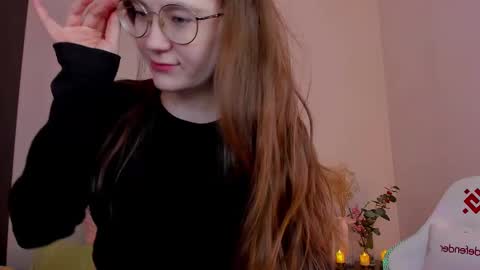 Snapshot of _nemalkovamia chatting on 02/16/25, 06:32 Mia with a big heart online show from 02/16/25, 06:32