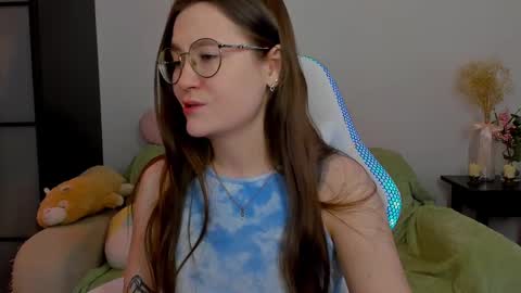 Snapshot of _nemalkovamia chatting on 02/24/25, 05:11 Mia with a big heart online show from 02/24/25, 05:11