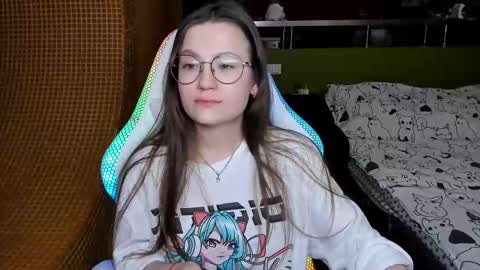 Snapshot of _nemalkovamia chatting on 03/06/25, 01:57 Mia with a big heart online show from 03/06/25, 01:57