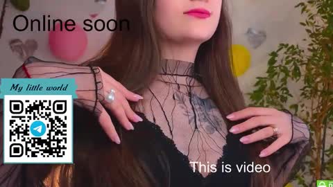 Mia with a big heart  online show from 11/18/25, 02:17