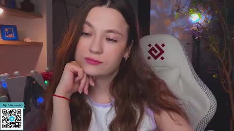 Mia with a big heart  online show from 12/16/25, 10:42