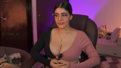NiniHelp me by giving my show a thumbs up online show from 05/27/26, 01:57