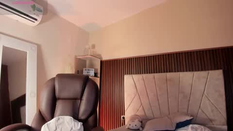 Niah  You can call me Ni or cutie haha online show from 09/15/25, 08:42