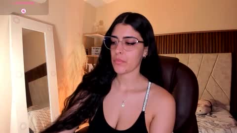 Niah  You can call me Ni or cutie haha online show from 10/08/25, 08:17