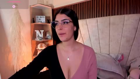 Niah  You can call me Ni or cutie haha online show from 10/21/25, 08:20