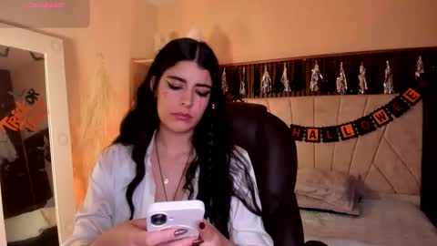 Niah  You can call me Ni or cutie haha online show from 10/28/25, 08:33