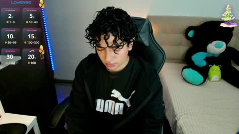 Snapshot of _nickconnor1 chatting on 12/01/24, 11:04 Nicolas online show from 12/01/24, 11:04