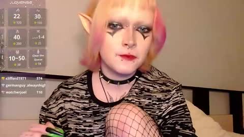 Nicole online show from 11/22/25, 11:37