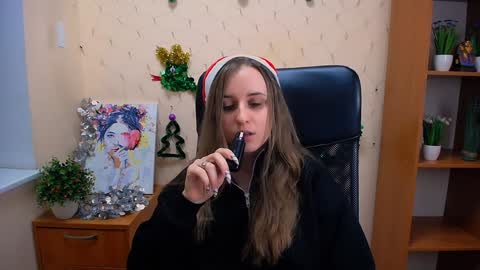 Snapshot of _nicole_new chatting on 12/07/24, 03:41 Nica online show from 12/07/24, 03:41