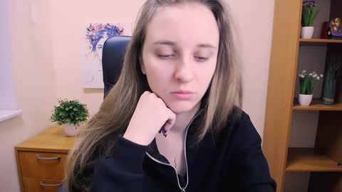 Snapshot of _nicole_new chatting on 01/24/25, 07:19 Nica online show from 01/24/25, 07:19