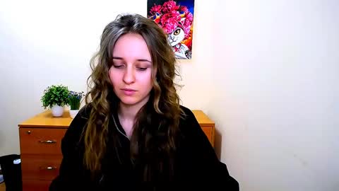 Snapshot of _nicole_new chatting on 02/06/25, 03:31 Nica online show from 02/06/25, 03:31