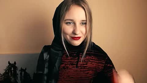 Snapshot of _nicole_new chatting on 10/31/25, 12:17 Nica online show from 10/31/25, 12:17