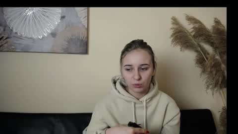 Snapshot of _nicole_new chatting on 11/13/25, 01:10 Nica online show from 11/13/25, 01:10