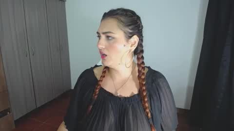 Nina  online show from 12/29/24, 12:20