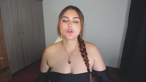 Nina  online show from 12/30/24, 12:00