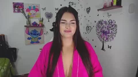 Nina  online show from 10/24/25, 10:39