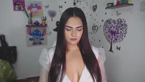 Nina  online show from 11/09/25, 06:39