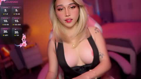 Lily online show from 12/17/25, 07:31