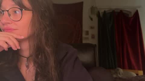 Mila online show from 03/31/26, 11:05