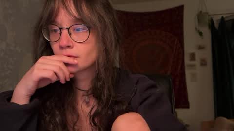 Mila online show from 04/05/26, 09:45