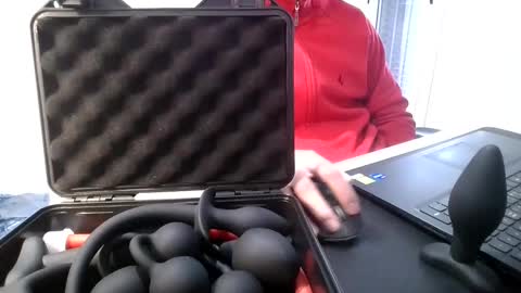 Snapshot of _obetron_ chatting on 02/19/25, 12:00 Nicola online show from 02/19/25, 12:00