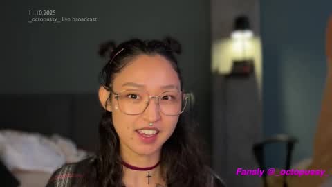 Mikayla online show from 10/11/25, 09:08