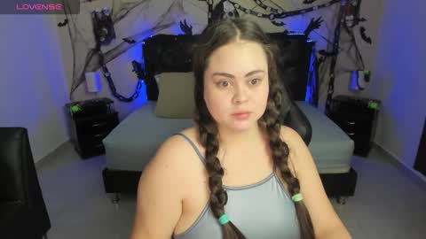 Olivia jones online show from 10/30/25, 11:33