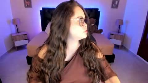 Olivia jones online show from 07/10/26, 12:19