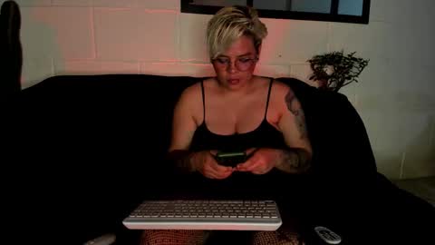 Snapshot of _paradissela chatting on 02/03/26, 02:21 GAIA online show from 02/03/26, 02:21